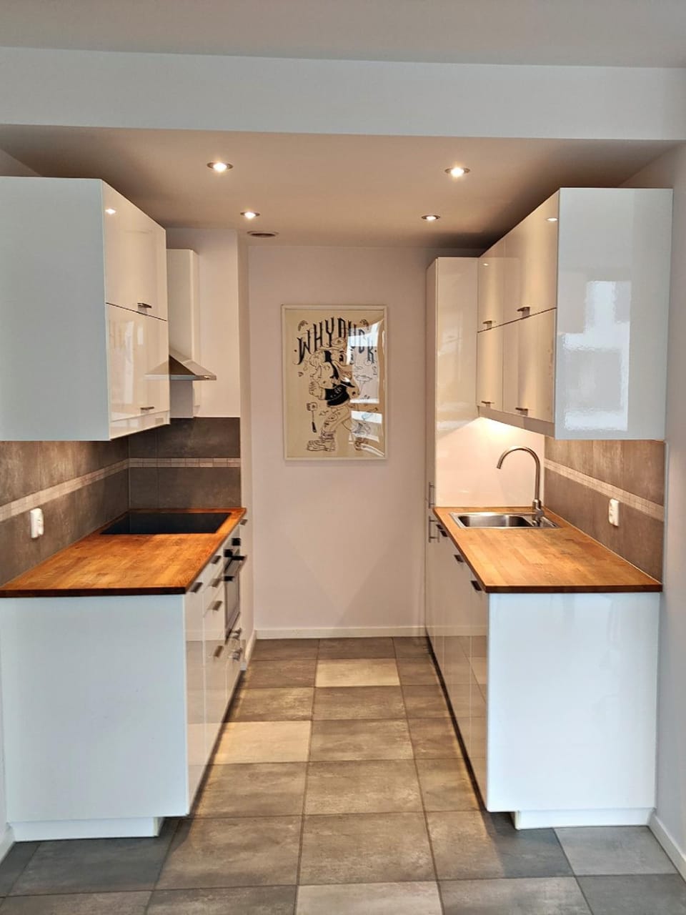 Fully equipped, comfortable and modern apartment with a balcony, very close to the city center, garage available in the building Apartment in Krakow