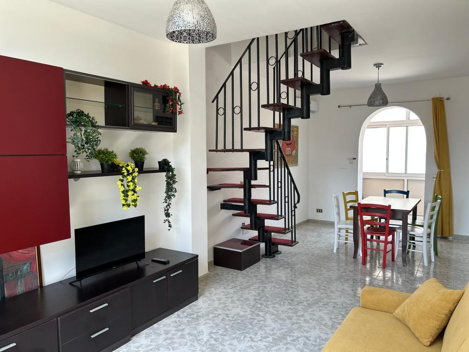 Communal lounge/ TV room, TV and multimedia, Living room, Seating area