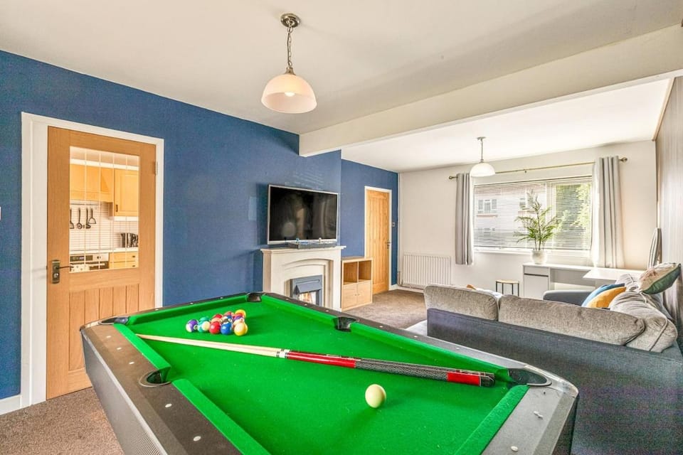 3BR House Parking, Garden & Pet Friendly House in Charnwood