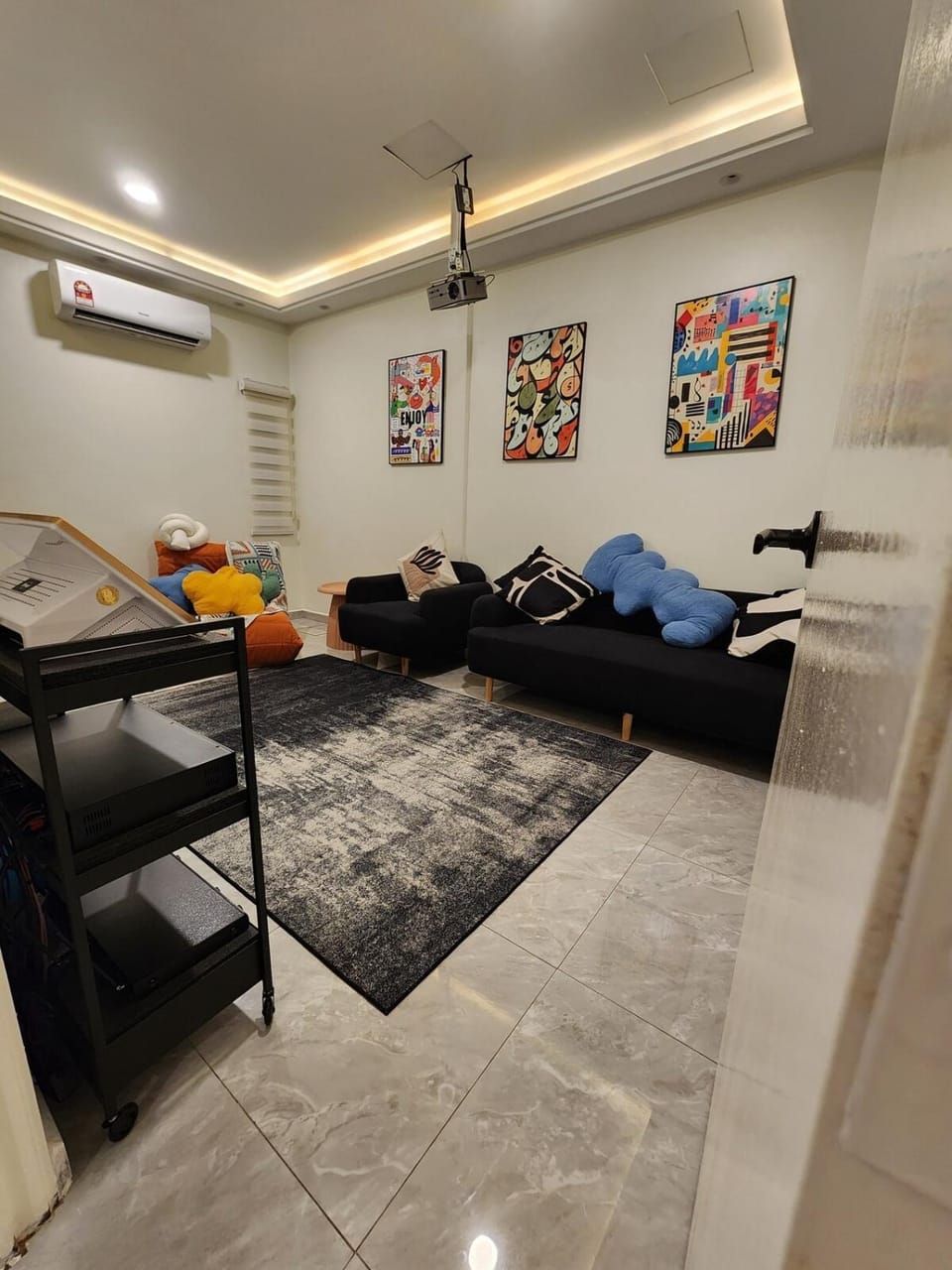 The Seven Room, Near Tebrau and Mount Austin House in Johor Bahru