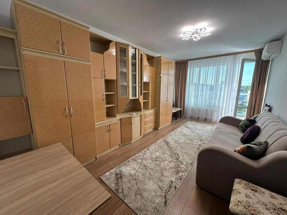 London Residence 19D with private parking Apartment in Romania