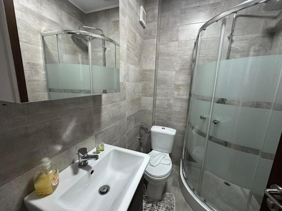London Residence 19D with private parking Apartment in Romania