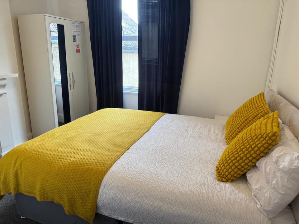 Comfortable Room 4 Bed and Breakfast in Bristol