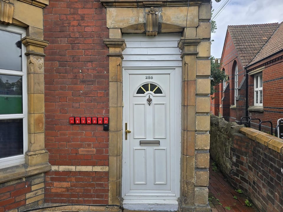 Family Room 5 Vacation rental in Bristol