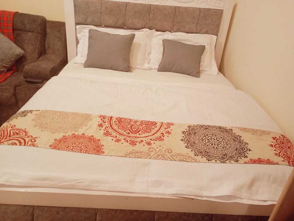 Opposite Moran Lounge Bed and Breakfast in Kenya