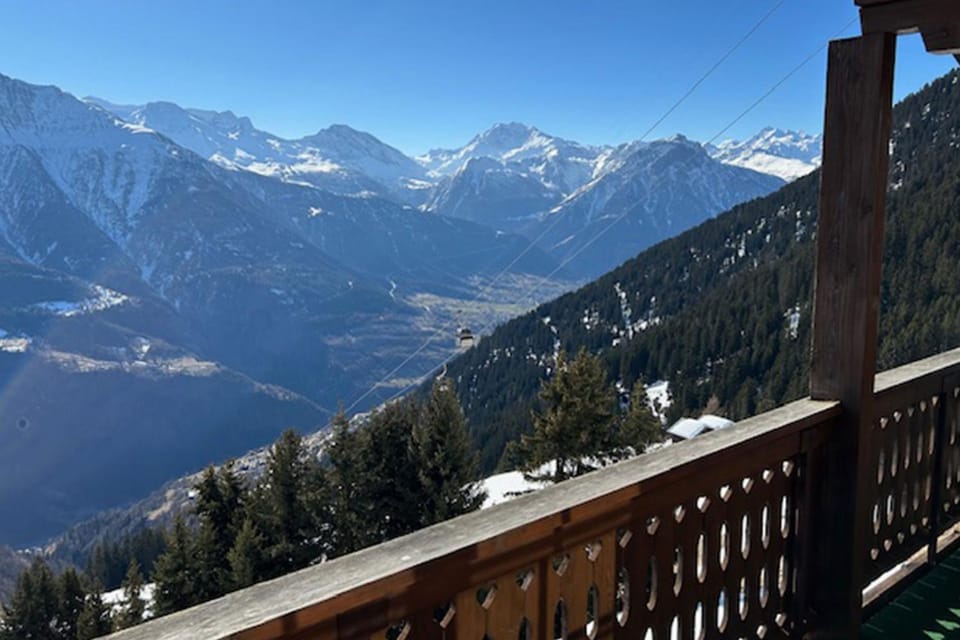 View (from property/room), Balcony/Terrace, Mountain view