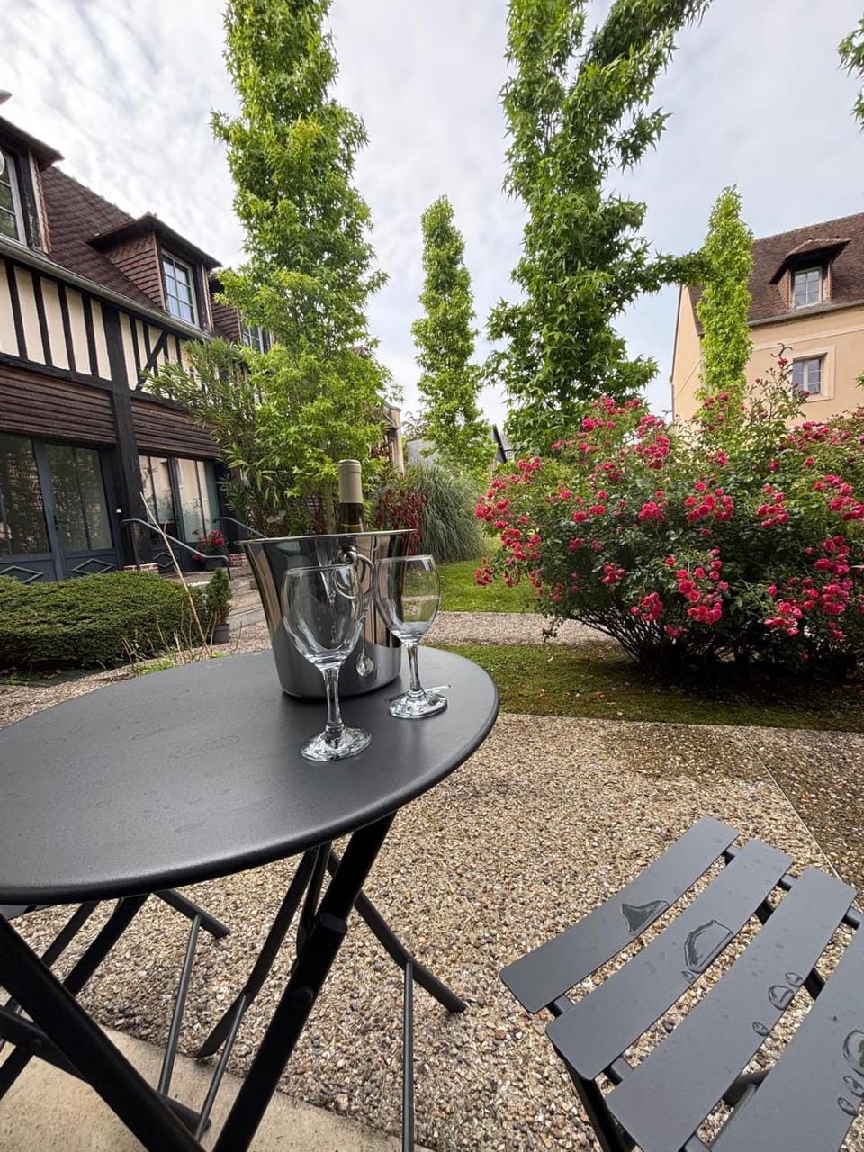 Patio, Day, Garden