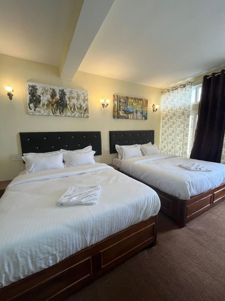 Azalea Holidays On Mall Hotel in Darjeeling
