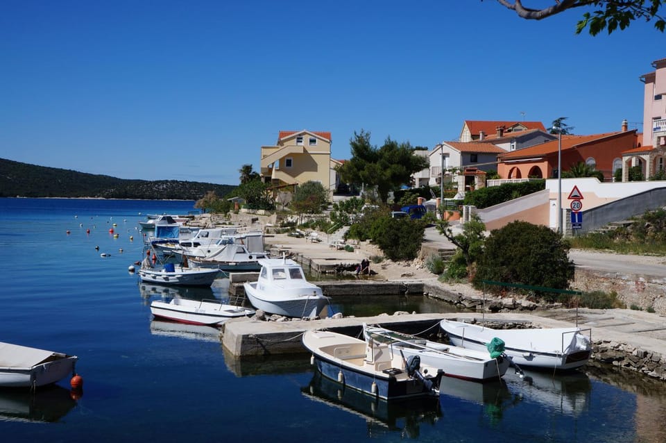 Neighbourhood, Sea view