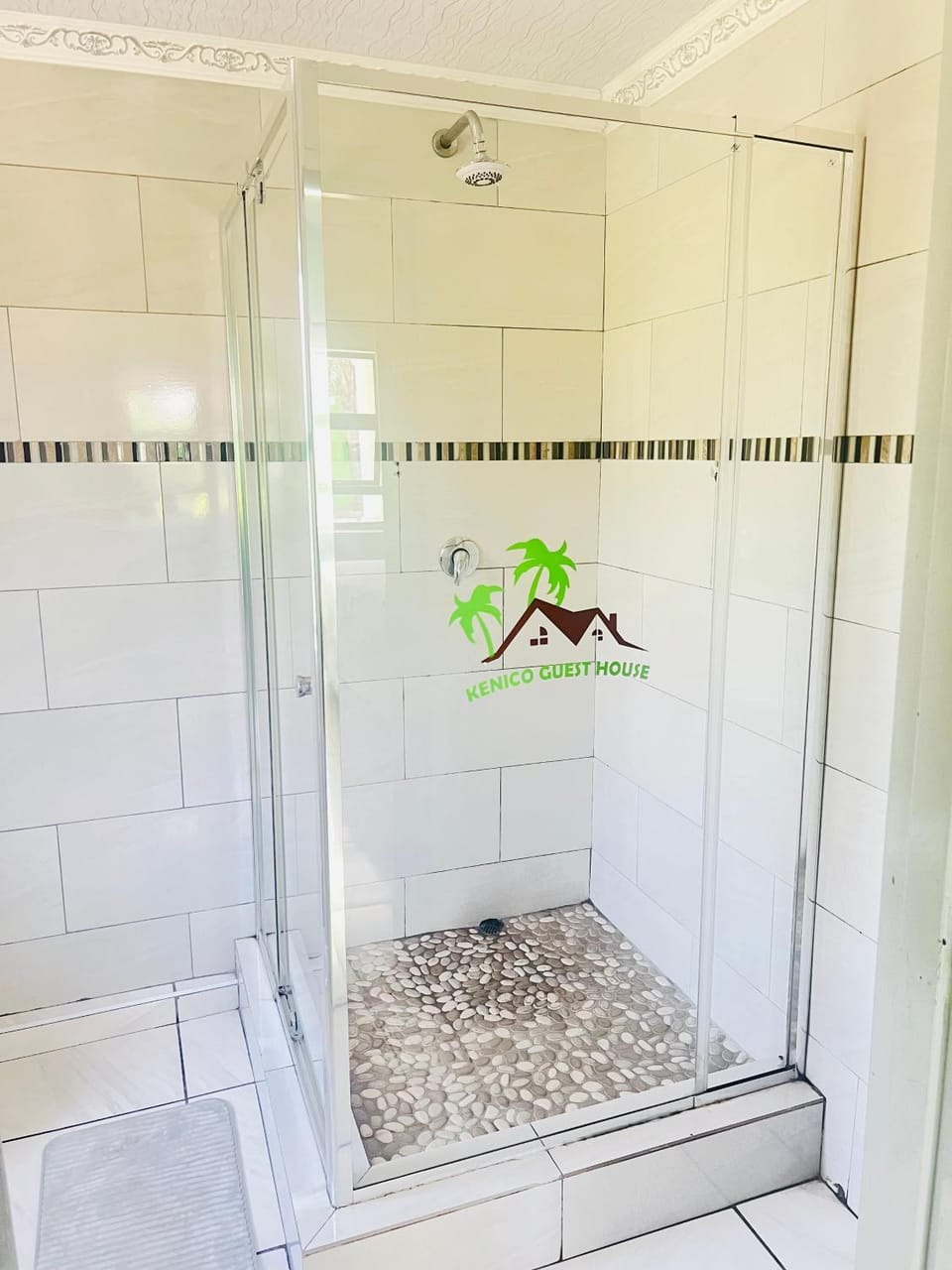 Kenico Guest House Bed and Breakfast in Gauteng