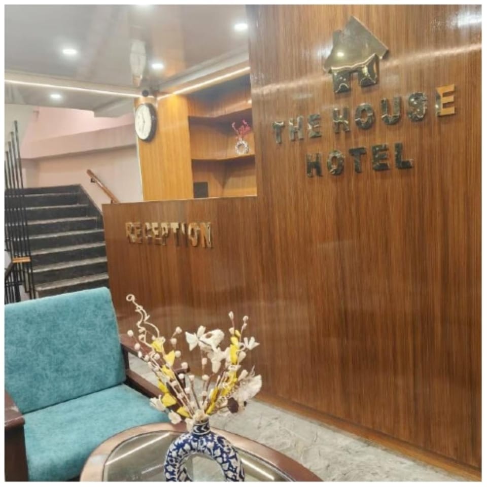 Property logo or sign, Lobby or reception, Seating area, Logo/Certificate/Sign