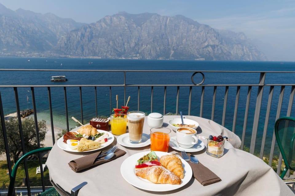 Lake view, Breakfast