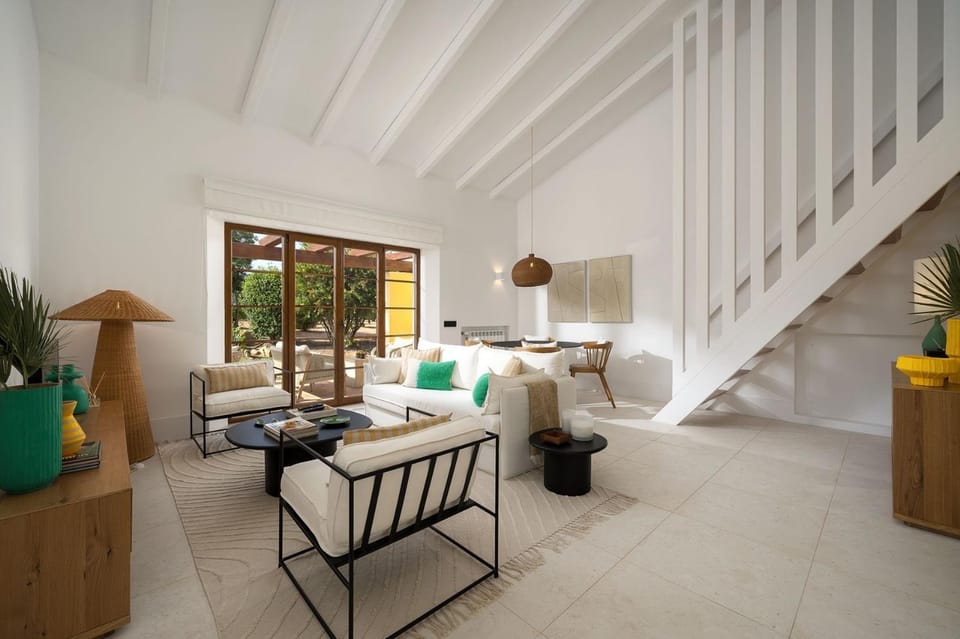 2 bdr Villa with Ocean-View Shared Pool, Luz, Lagos House in Luz