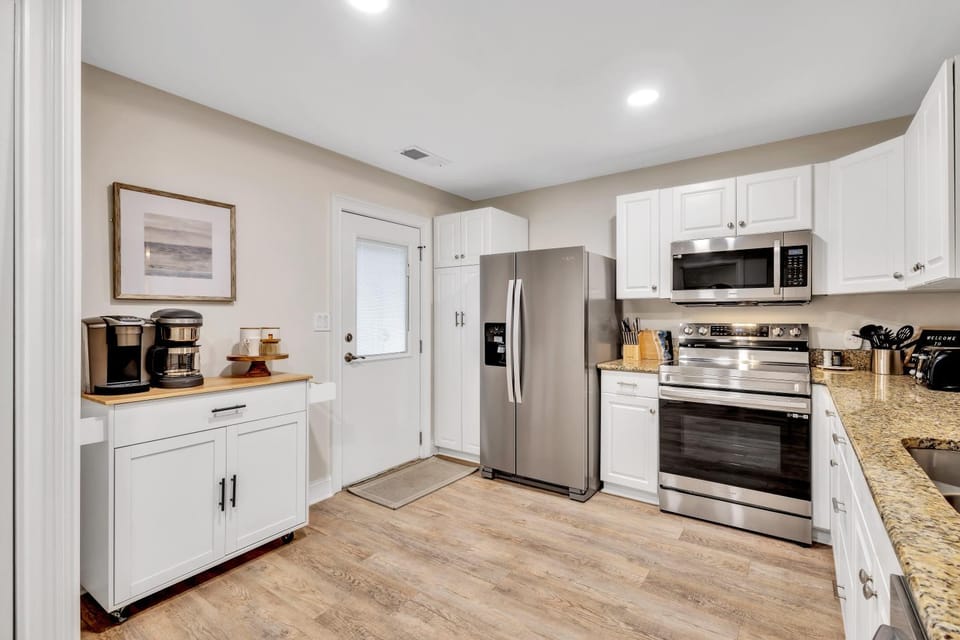 Coffee/tea facilities, Kitchen or kitchenette, dishwasher