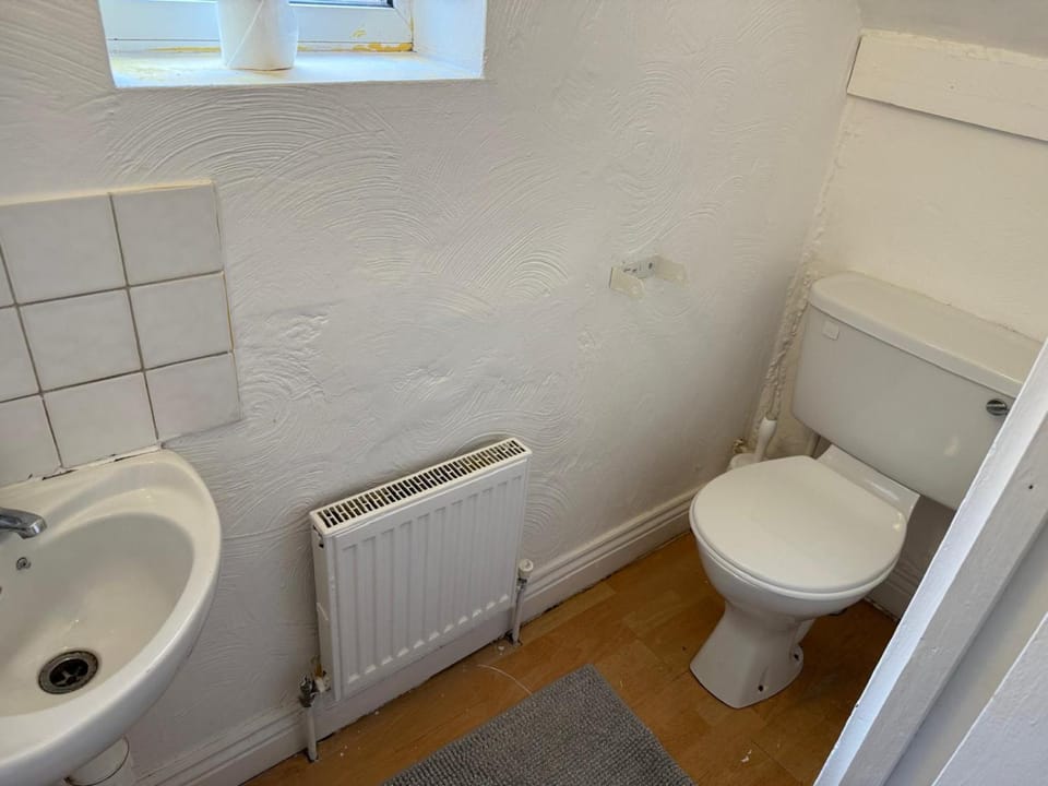 Nice Room 6 Bed and Breakfast in Bristol