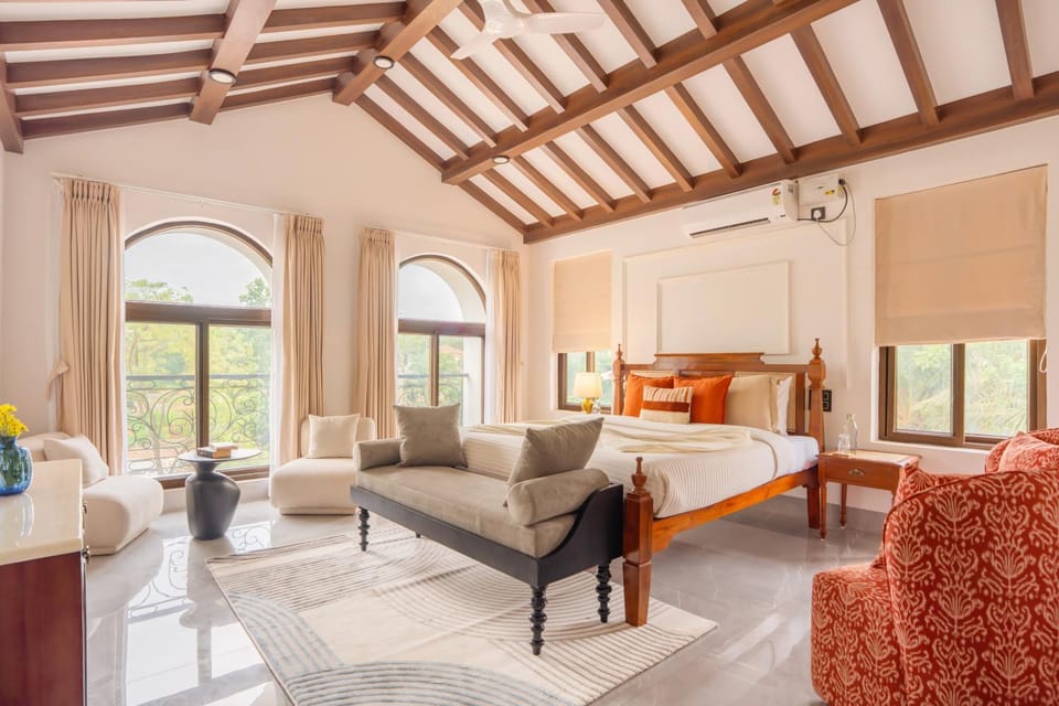Photo of the whole room, Bedroom