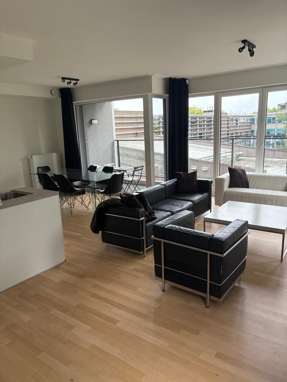 Modern City Apartment Close to Everything Apartment in Brussels