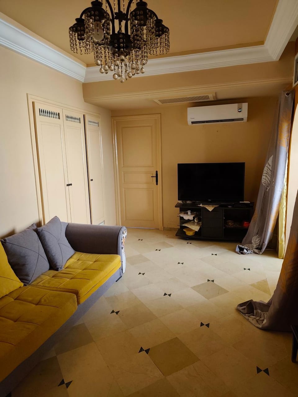 Communal lounge/ TV room, Seating area, air conditioner