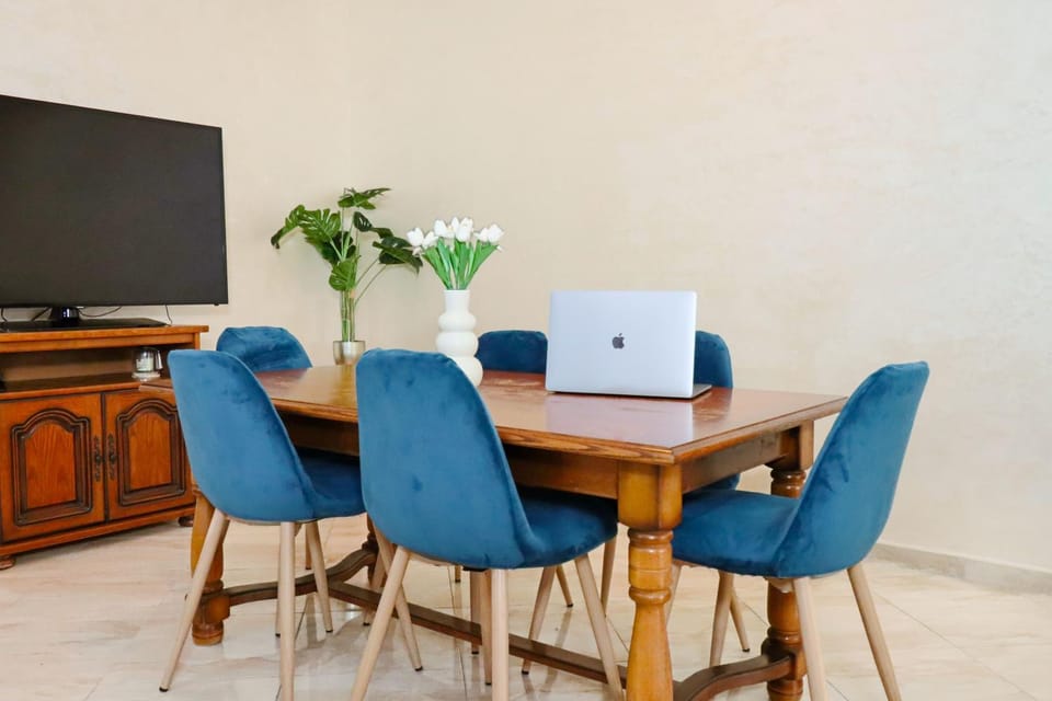 Communal lounge/ TV room, TV and multimedia, Dining area