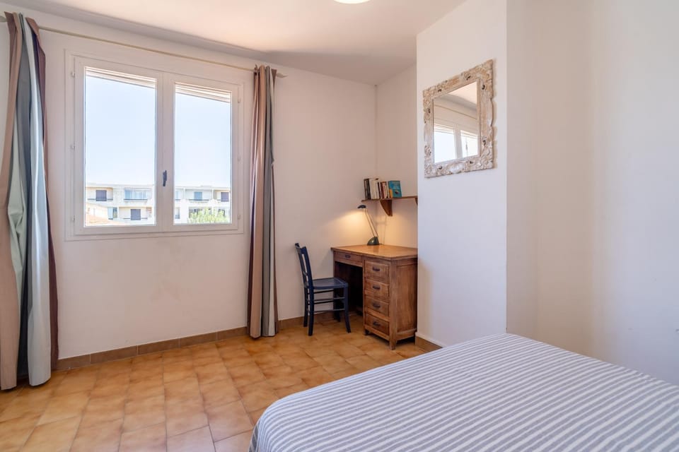 Property building, Living room, Bedroom