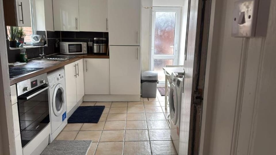 Private Room with Ensuite 7 Vacation rental in Bristol