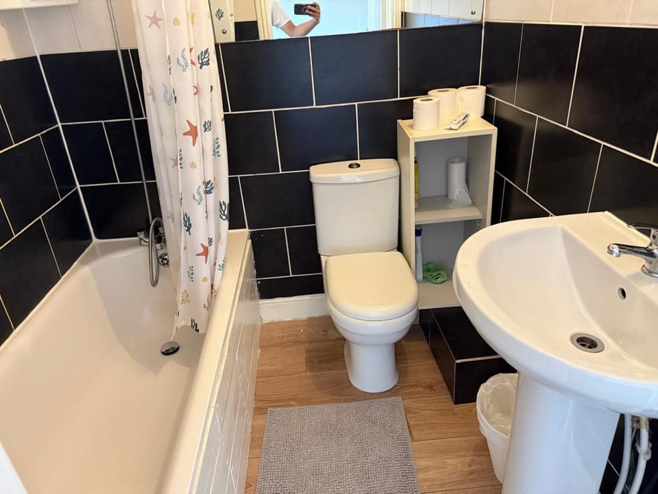 Private Room with Ensuite 7 Vacation rental in Bristol