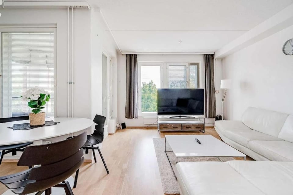 TV and multimedia, Living room, Seating area, Dining area, Evening entertainment