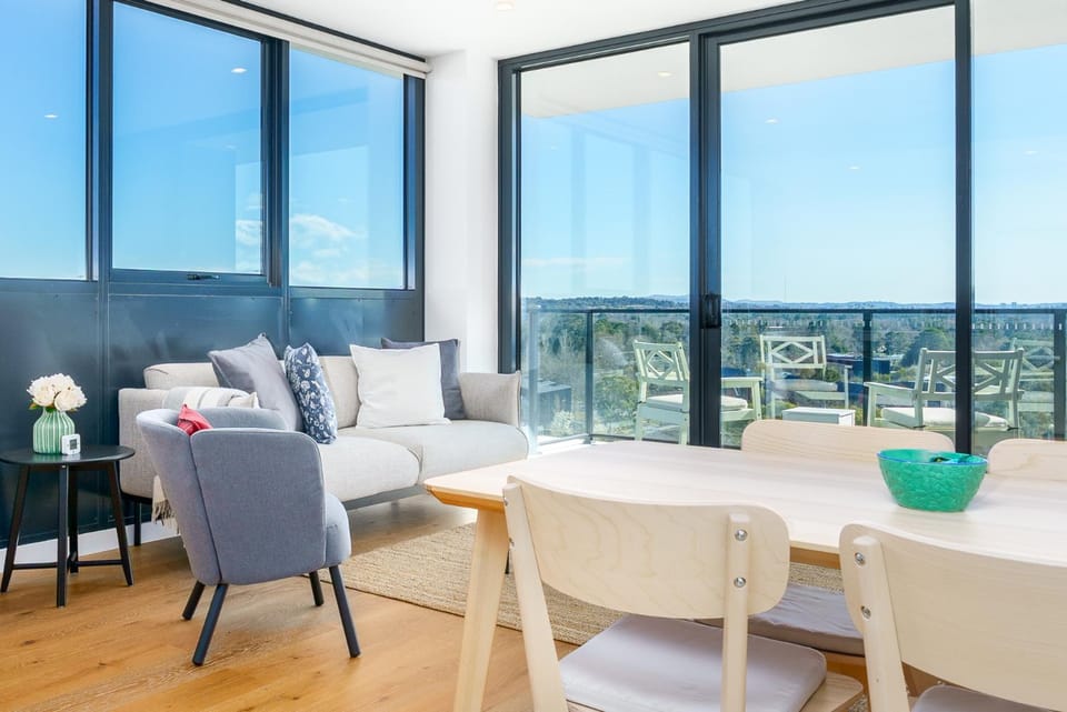 View (from property/room), Balcony/Terrace, Living room