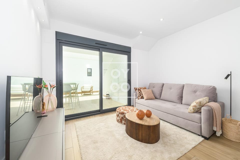 View (from property/room), Balcony/Terrace, Seating area