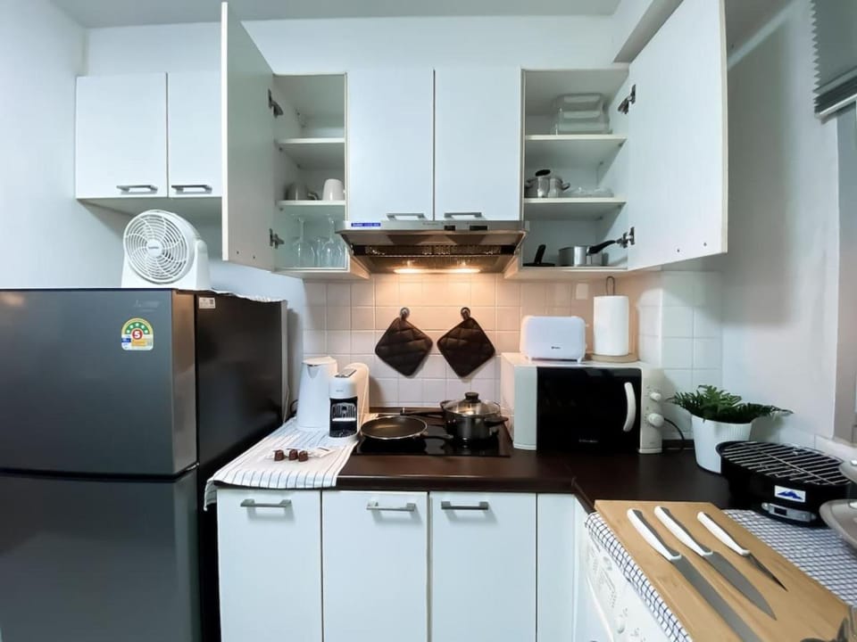 Spacious 53 Sqm l BTS Thong Lo l Ultra Fast WiFi Apartment in Bangkok