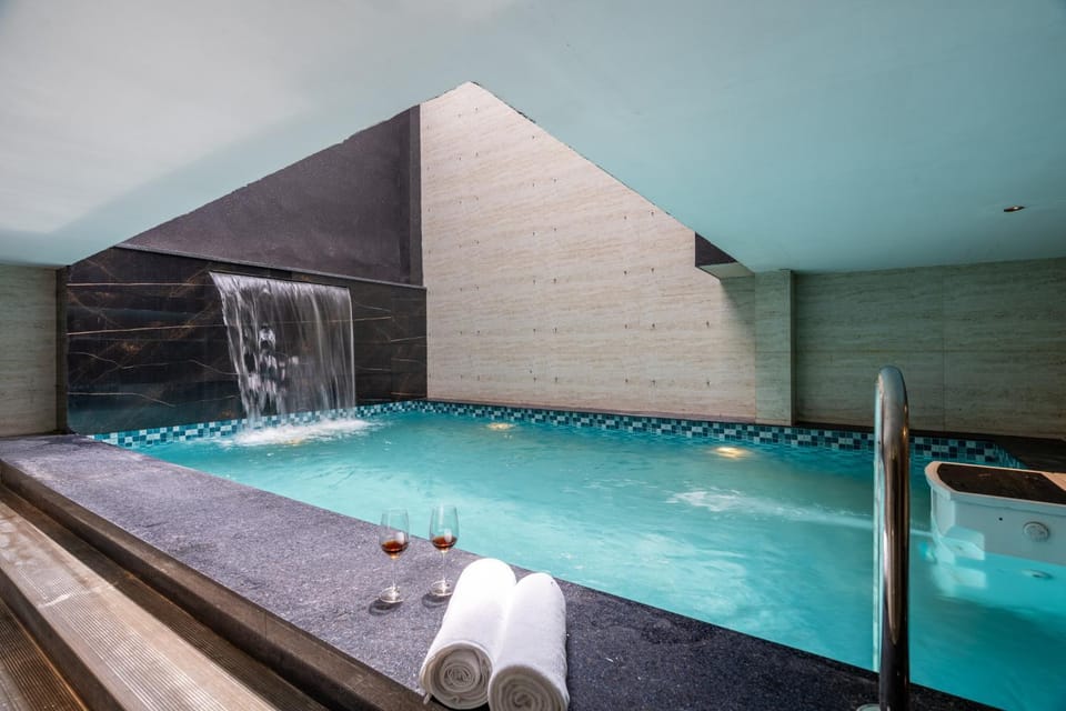 Pool view, Swimming pool