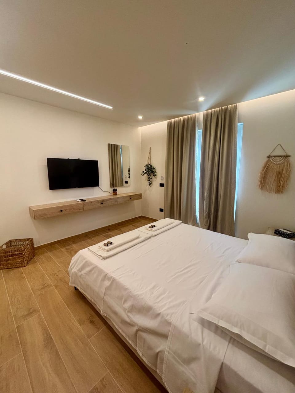 Communal lounge/ TV room, Bed, TV and multimedia, Photo of the whole room, Bedroom