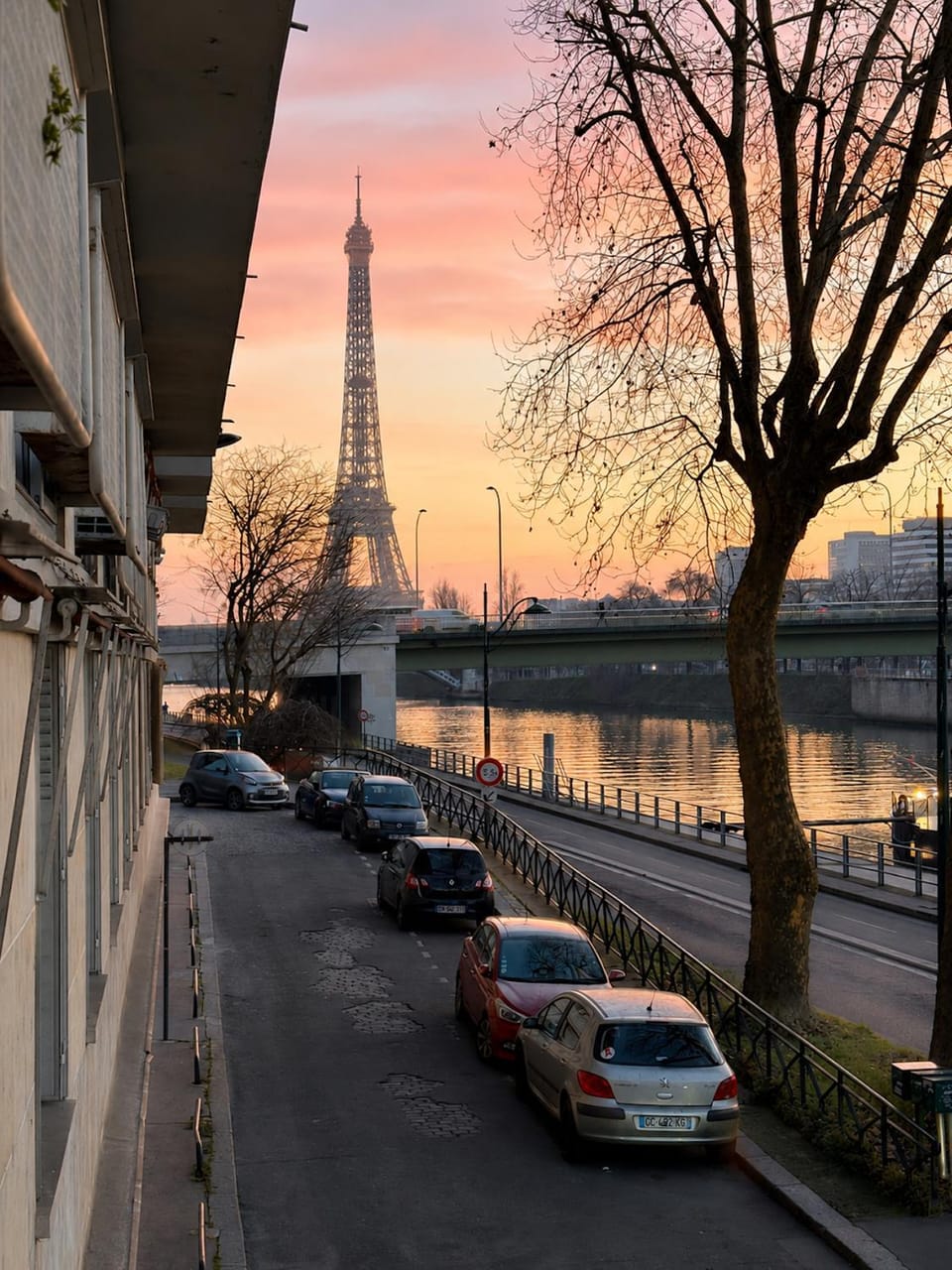 View (from property/room), City view, Landmark view, River view