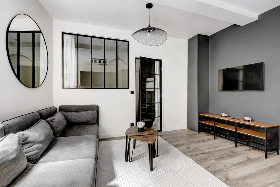Chill in le Marais Apartment in Paris