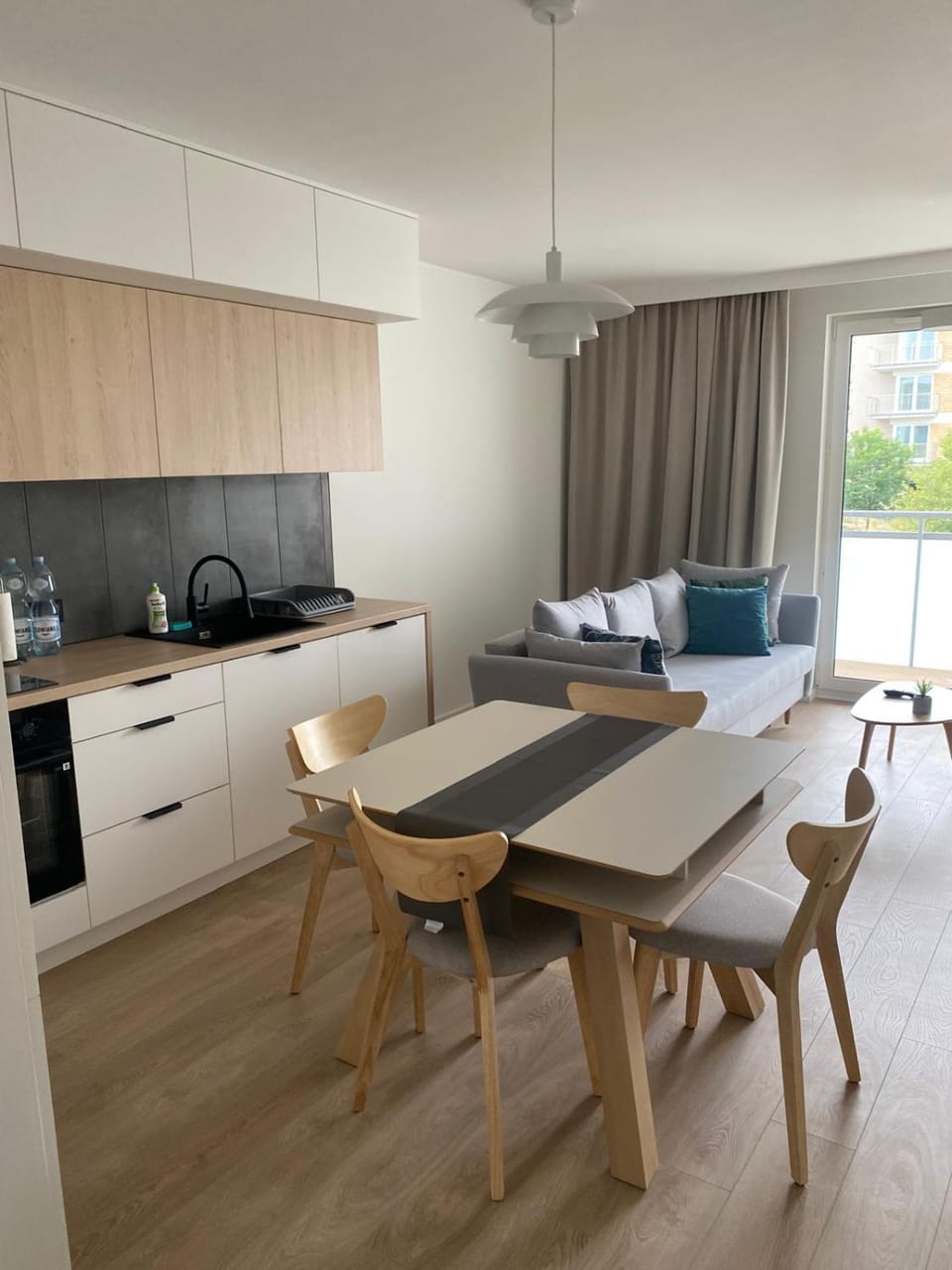 Poznań Nowoczesny Apartament Dworzeckiego Apartment in Poznan