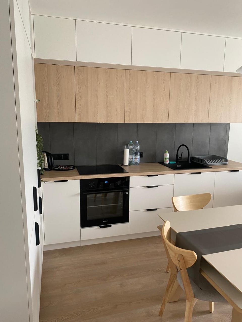 Poznań Nowoczesny Apartament Dworzeckiego Apartment in Poznan