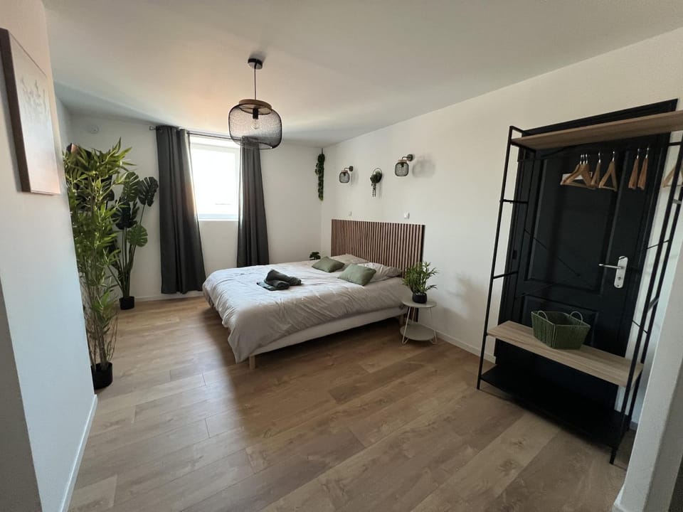 Bed, Bedroom