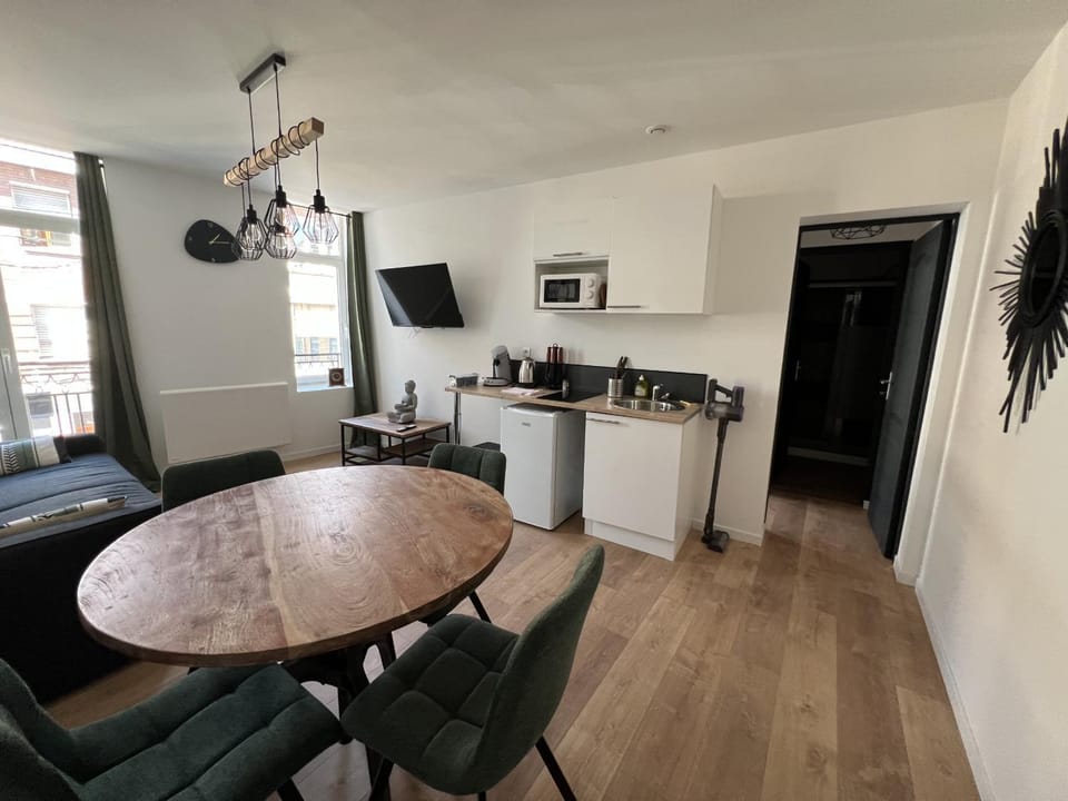 Communal lounge/ TV room, Living room