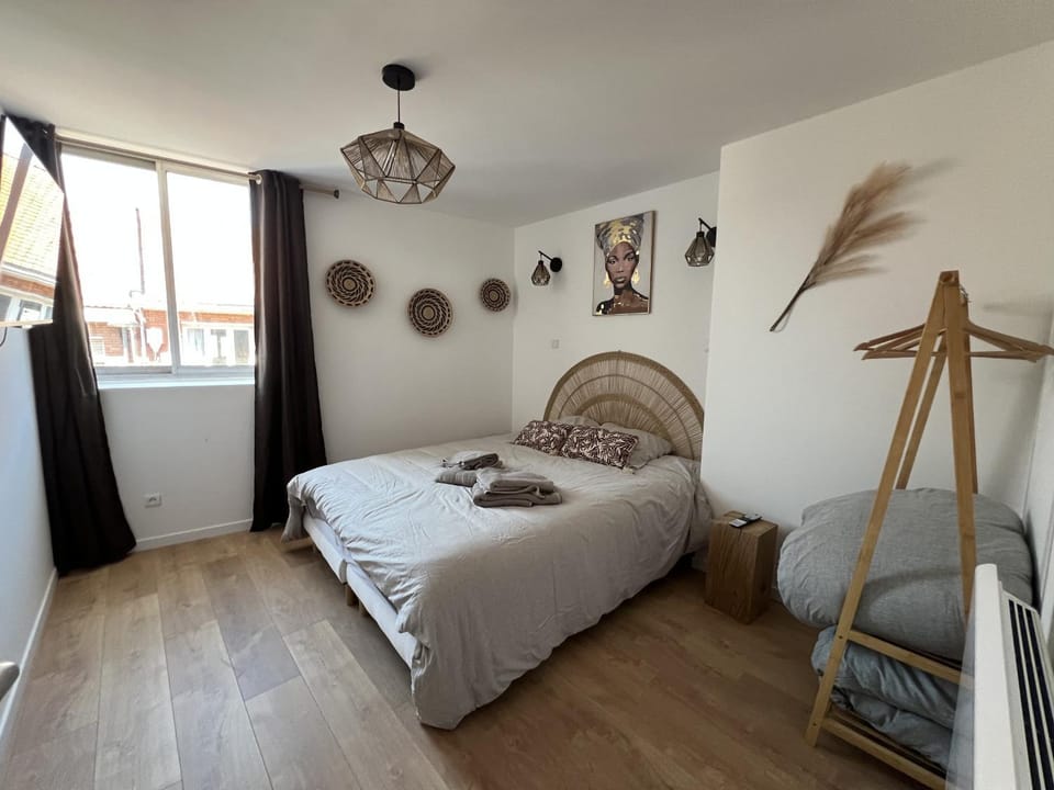 Bed, Bedroom