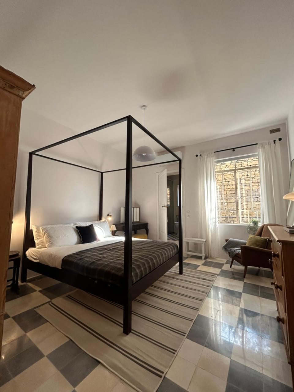 Photo of the whole room, Bedroom