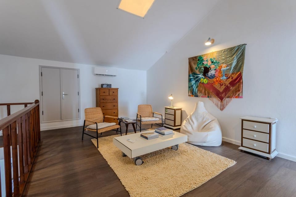 GuestReady – Sunlit Duplex Escape Apartment in Ponta Delgada