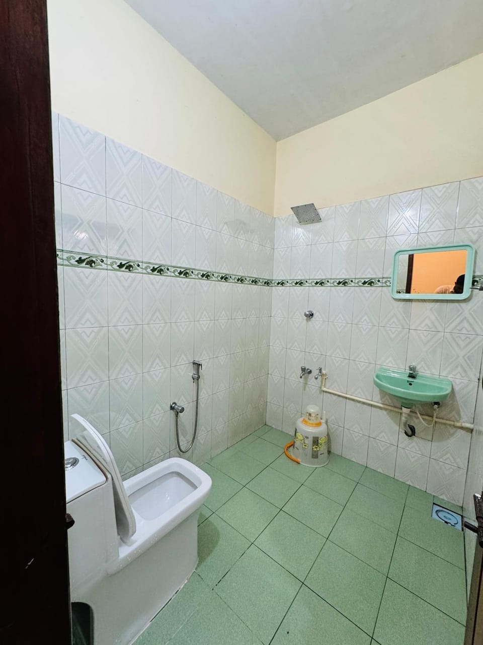BEACHO 2 bhk private entire villa with kitchen varkala cliff south Villa in Varkala