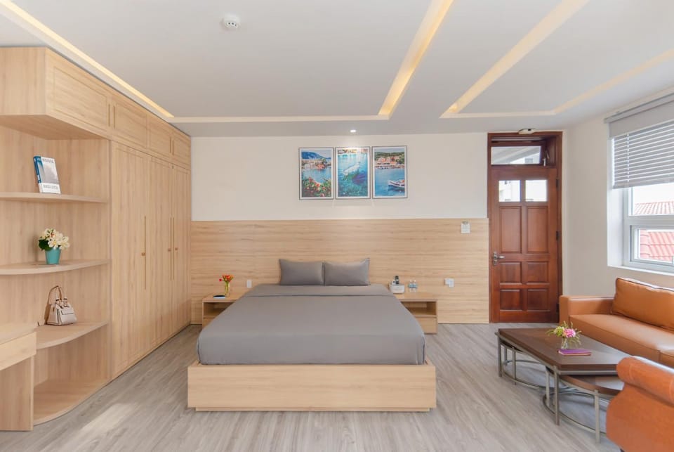 Bed, Living room, Photo of the whole room, Seating area, Bedroom, wardrobe
