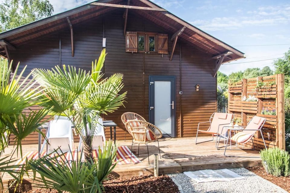 Property building, Patio, Spring, Garden view