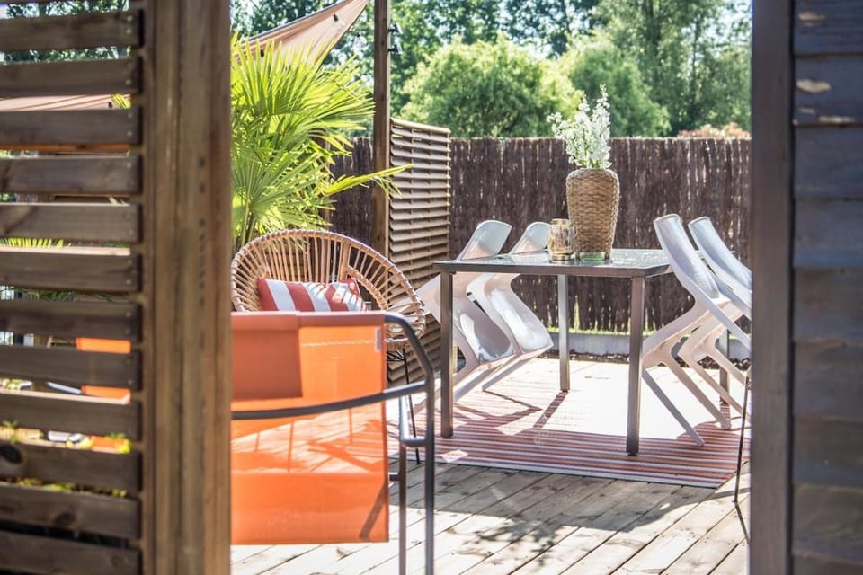 Patio, Day, Balcony/Terrace, Garden view