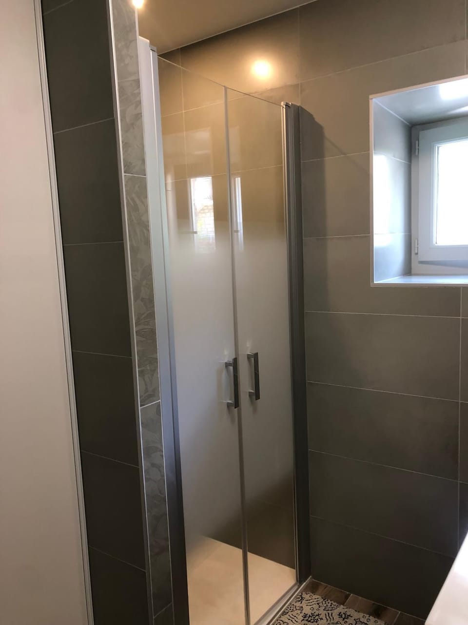 Bathroom, Living room