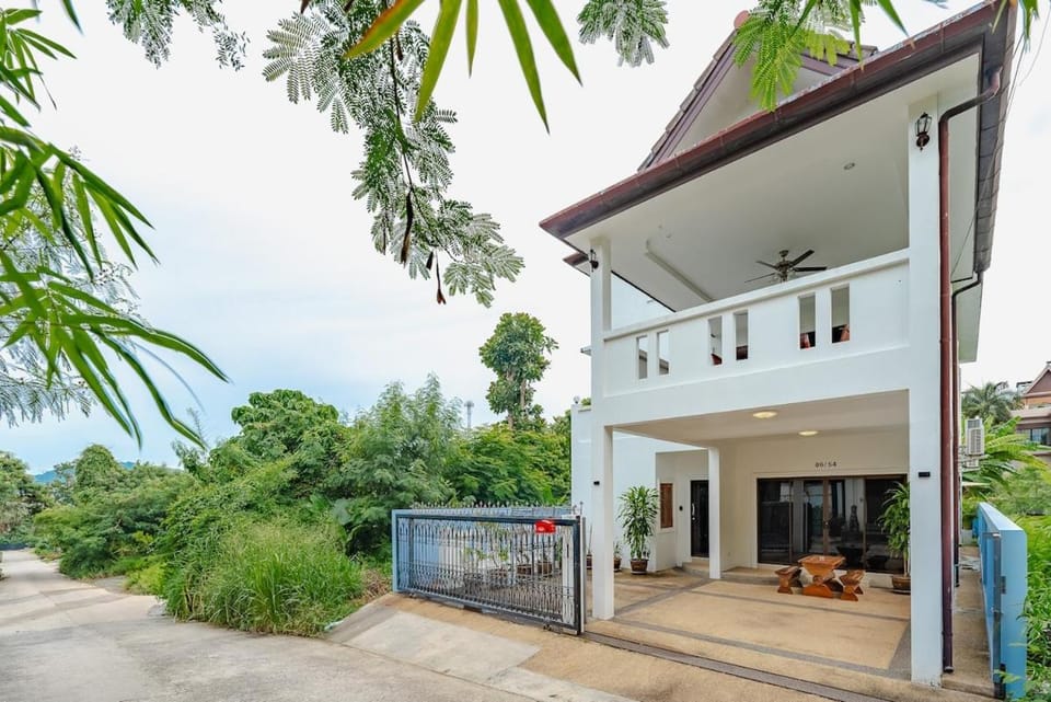 Family Sea View Holiday Pool Villa, Saiyuan Phuket Villa in Rawai