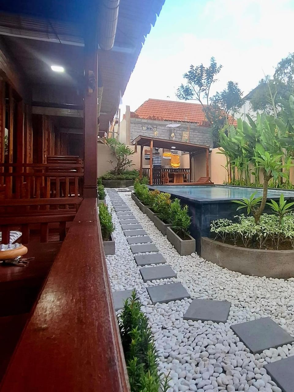 Pondok Denly by Pigeon Bed and Breakfast in Kuta Selatan