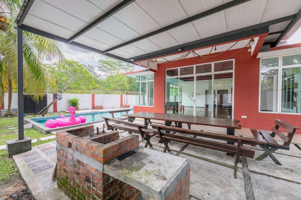 ForestEdge bungalow 9BR 42pax Templer Villa Villa in Selangor, Malaysia