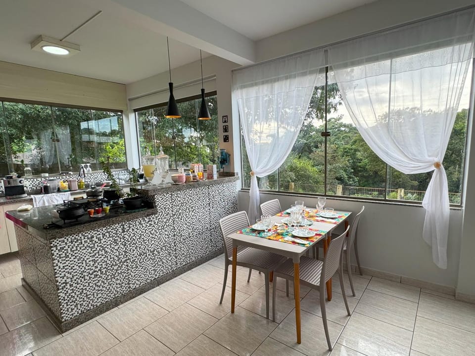 Food and drinks, Dining area, Food, Breakfast, Drinks
